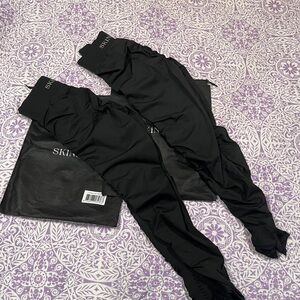 2 Skinnify resistance band leggings